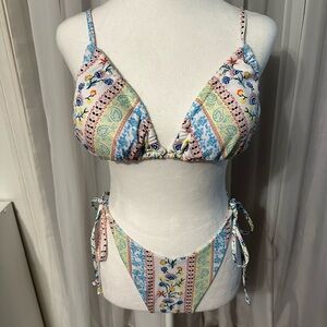 NWOT Colorful Patterned low rise string Bikini Size M